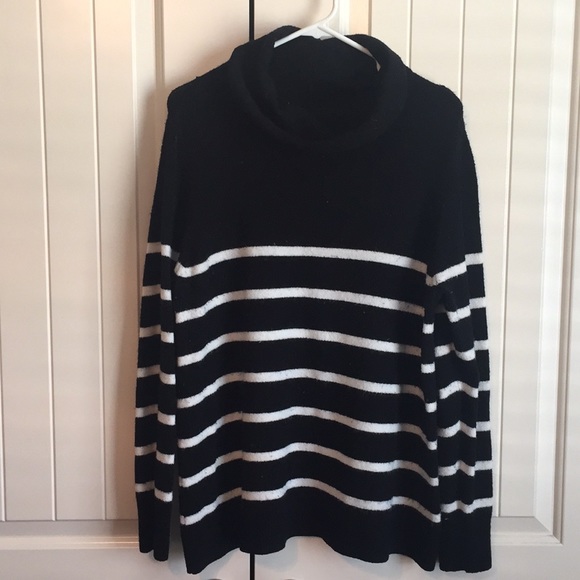 Old Navy Sweaters - Old navy women’s sweater